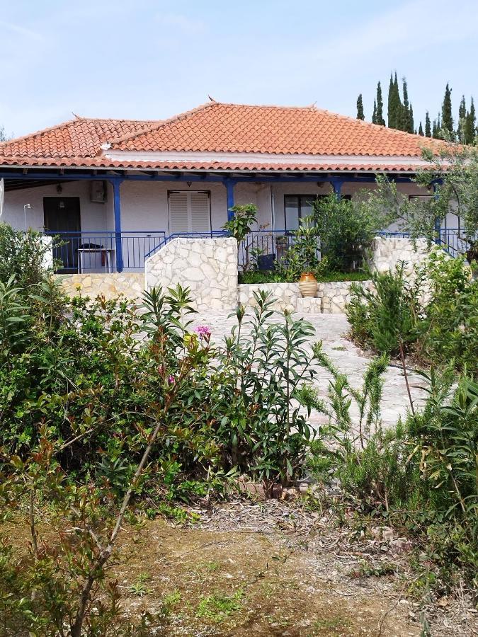 Takis Haikos House Two Minutes Walk To The Beach Peroulia Vounária Exterior photo