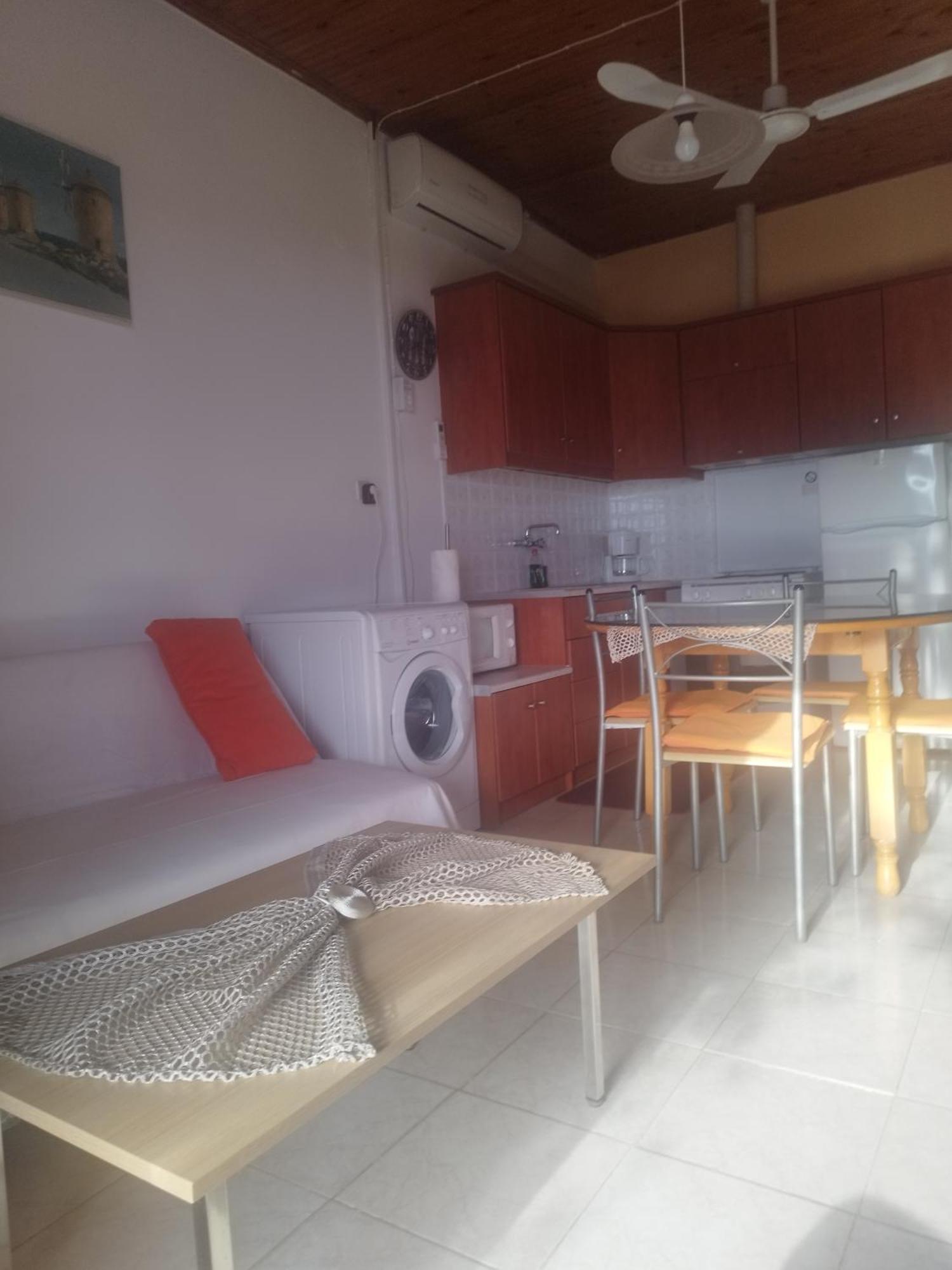 Takis Haikos House Two Minutes Walk To The Beach Peroulia Vounária Exterior photo